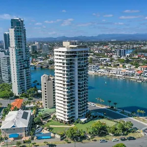 spectrum-holiday-apartments.queenslandhotels.net/